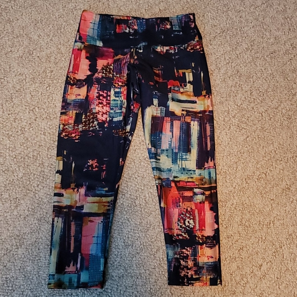 Onzie Crop Leggings - Picture 1 of 4